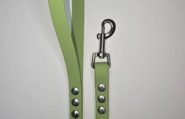 Pavadėlis dengtas pvc, žalias