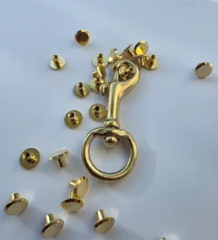 Pavadėlis dengtas pvc, juodas su bordo rankena