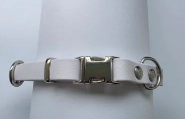 Reguliuojamas antkaklis dengtas pvc, baltas