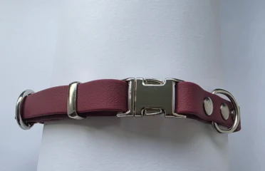 Reguliuojamas antkaklis dengtas pvc, bordo