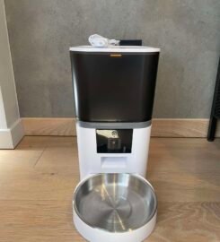 Automatinė kačių šėrykla su kamera ir WiFi