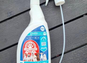 Kvapų ir demių šalinantis skystis