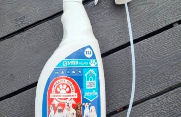 Kvapų ir demių šalinantis skystis