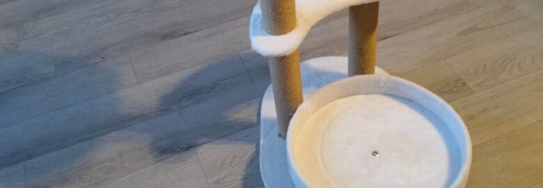 Nauja kačių draskyklė-laipynė