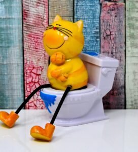 Tualetai katėms: žaisminga dekoratyvinė katės figūrėlė ant tualeto Bugivugi